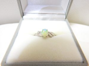 オパール買取　オパールリング高価買取　ボルダ―　ホワイト　ブラック