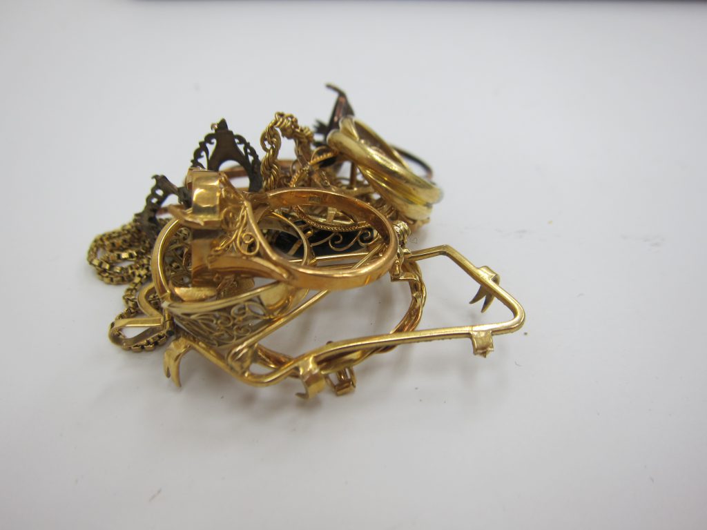 金・k18・k14・k10・高価買取大阪神戸・壊れた金のジュエリー買取