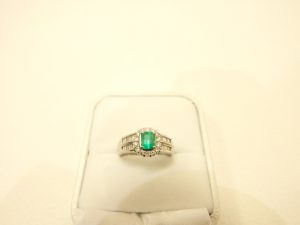 エメラルド買取　エメラルドリング買取　宝飾ジュエリー　大阪神戸