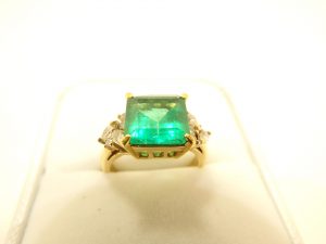 エメラルド買取　エメラルドリング　買取　大阪神戸　宝飾ジュエリー