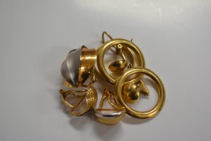 金買取　ｋ１８金イヤリング買取　大阪神戸　使わない貴金属