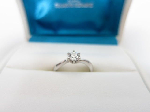 銀座ダイヤモンドシライシGINZA　DIAMOND　SHIRAISHI婚約指輪Pt900プラチナ製0.32ｃｔダイヤリング5.3ｇ買取いたしました。