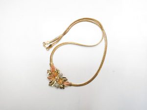 K18金スリーカラーゴールドネックレス24.8g買取いたしました。
