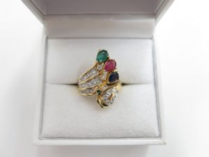 マルチカラーストーンリング 宝石付き貴金属を製品価値で高価買取