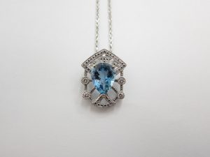 アクアマリンペンダント買取 青色の濃いサンタマリア高価買取