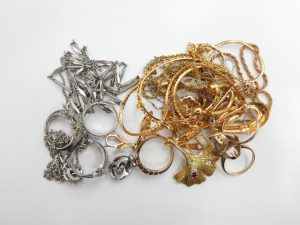 金プラチナ 買取 大阪・神戸 実家にある不要な金プラチナ製品を高価買取