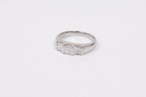 ダイヤモンド買取 プリンセスカットリング ダイヤモンドリング 高価買取