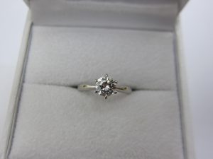 立て爪ダイヤモンドリング・高価買取 大阪 神戸・ダイヤ買取