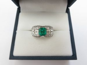 エメラルド 買取 大阪 神戸 エメラルド・ダイヤリング 色石 無料査定