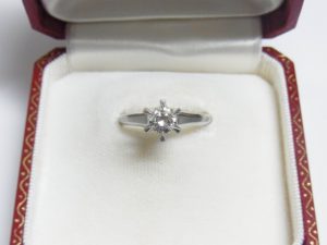 ダイヤモンド 買取 大阪 神戸 昔の立て爪リング D0.580ct 無料査定