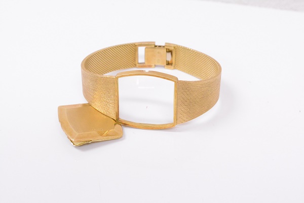 金無垢時計 買取 大阪神戸 壊れた時計のベルトや枠買取