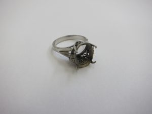 壊れた・石の取れたジュエリー高価買取・大阪神戸