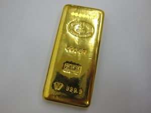 インゴット500ｇ　スイスバンク　金高騰売り時　999.9　大阪神戸買取