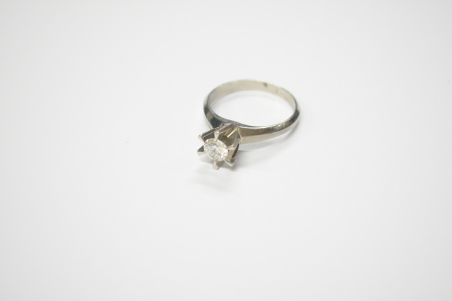 プラチナ立て爪ダイヤモンドリングPt900/4.5gダイヤモンド0.42カラット 