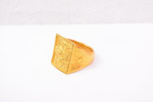 中国製24金ドラゴンリング印台純金指輪高価買取