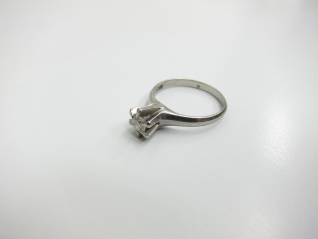 プラチナ立て爪ダイヤリングPt900/3.5ｇダイヤモンド0.2ｃｔ買取りいたしました。