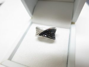 ダイヤモンド 買取 大阪・神戸 宅配査定 カラーダイヤも高価買取