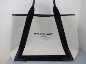 バレンシアガ ネイビーカバス 買取 大阪・神戸 流行りのバッグを高価買取