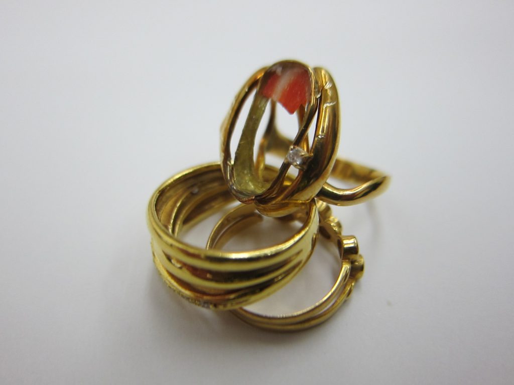 宝石が割れた リング 指輪 k18金 プラチナ 買取 高価買取｜他社より高く売るなら買取専門店のブランドラボ