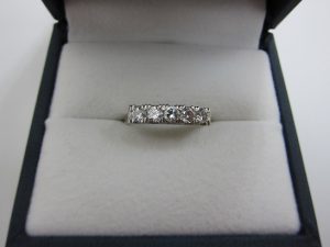 ダイヤモンド 買取 Pt900 一文字リング ラージメレダイヤ 0.58ct