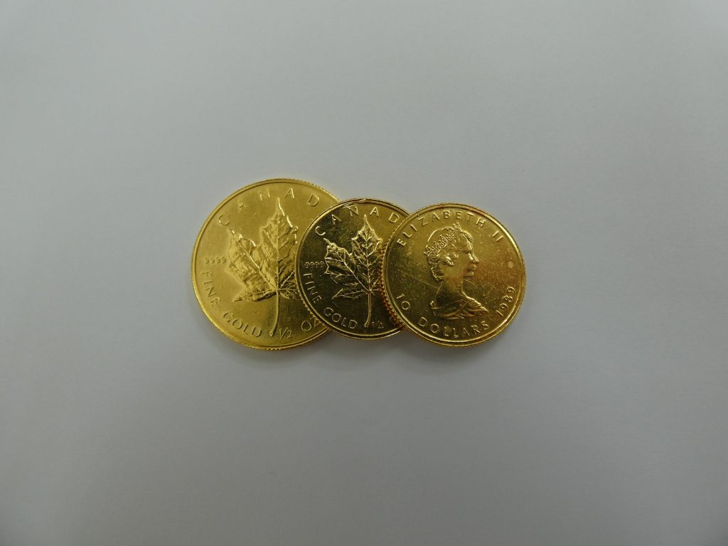 K24 純金 9999 メイプルリーフ金貨 1/2oz 1/4oz×2 計31.1g 高価