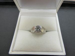 プラチナpt900 ダイヤモンド1ctリング 宝石ジュエリー 買取