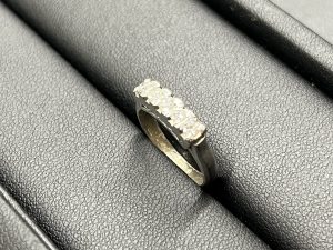 プラチナ900 ダイヤモンド リング 0.32ct ダイヤモンドジュエリーの高価買取はブランドラボへ