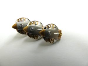 ロケットラペルピン pt950&k18金ダイヤモンド メンズジェリーアクセサリー買取
