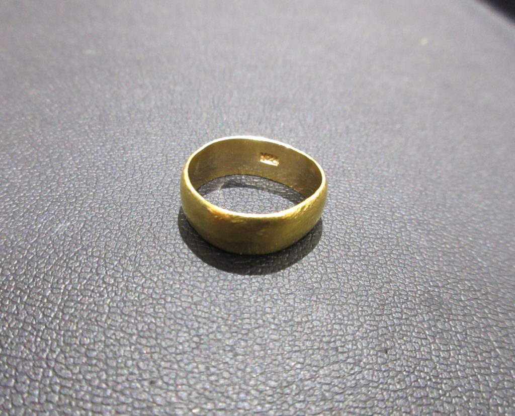 貴金属アクセサリー K24 リング 買取 変形 金相場高値