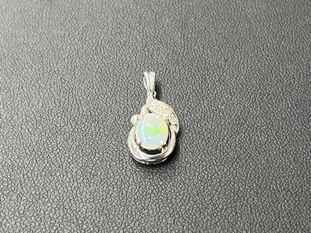 K18WG ホワイトオパール ネックレストップ
