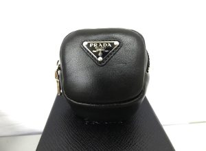 PRADA ミニポーチ レザー ブラックカラー 1TT137 買取