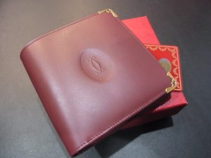 カルティエ 買取 マストライン 二つ折り財布 ボルドー 箱・保証書