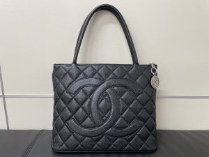 シャネル 復刻トート キャビアスキン ブラック シルバー金具 根本折れ