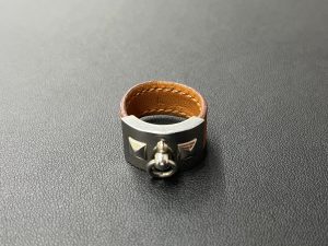 エルメス コリエ ド シアン スタッズリング ブラウンレザー/シルバー金具