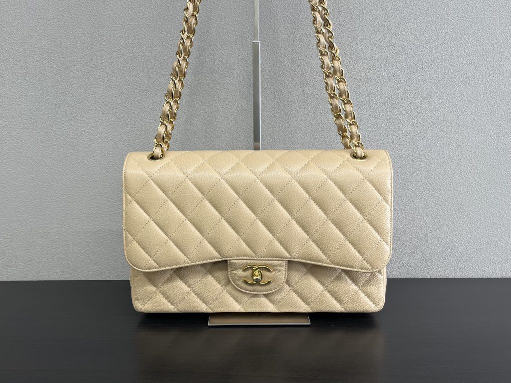 CHANEL シャネル マトラッセ30 キャビアスキン チェーンショルダー ベージュ×ゴールド