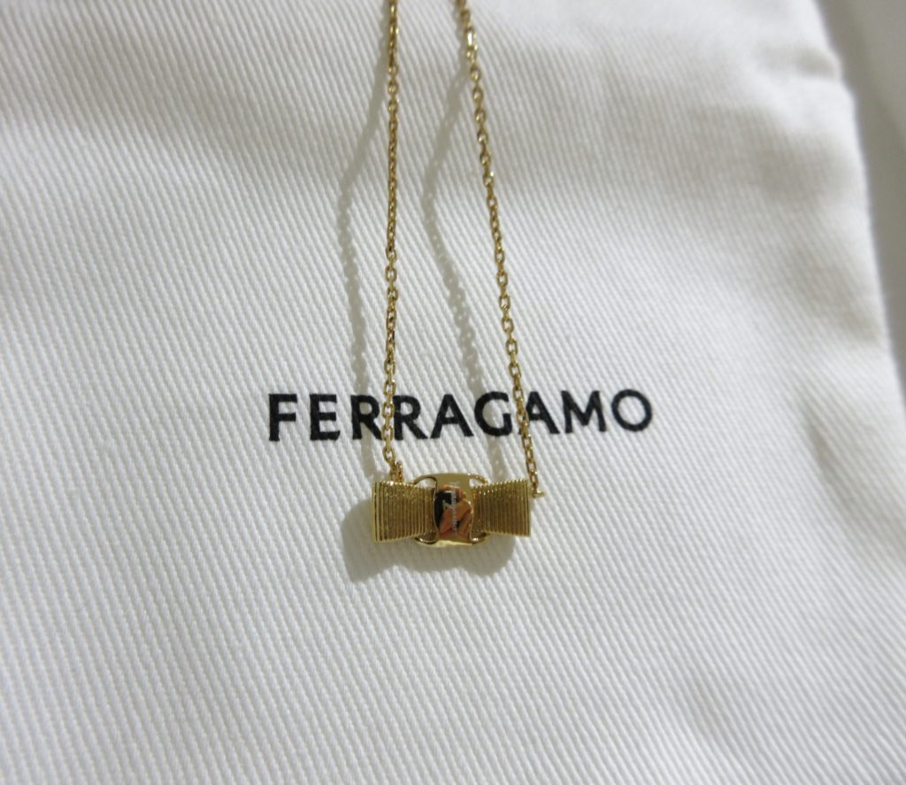 フェラガモ ヴァラ・リボンネックレス 買取 ブランドアクセサリー
