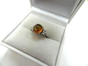 プラチナ台ファイヤーオパール＆ダイヤモンドリング買取