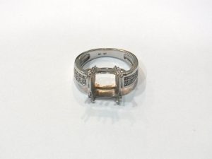 プラチナ製リング 純度が低くても買取可能 無料査定