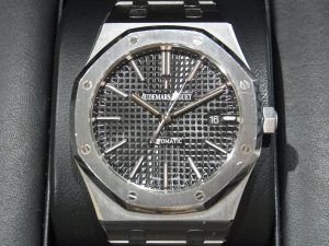 オーデマピゲ ロイヤルオーク 41mm 15400ST.OO.1220ST.01 買取価格