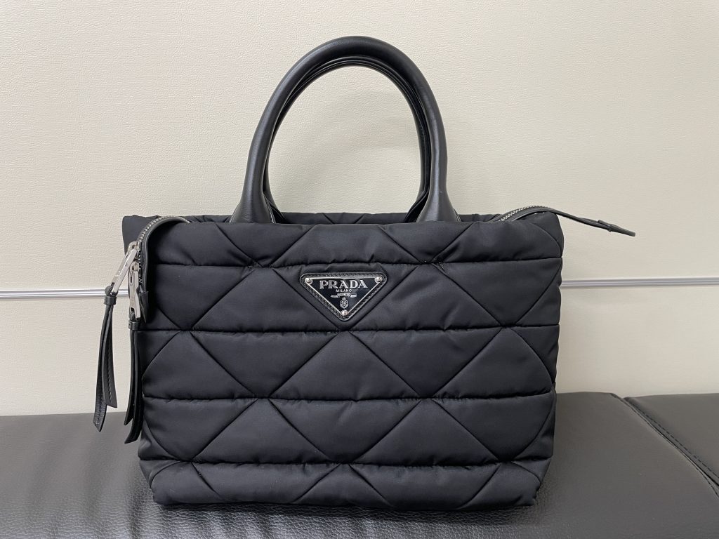 プラダ 買取 スモール パテッド Re-Nylon 1BG436 2WAYトートバッグ