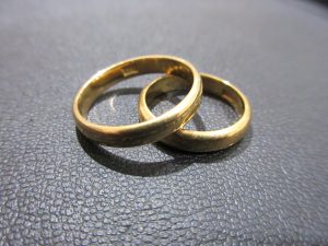 貴金属アクセサリー K18 甲丸リング 2点 結婚指輪 買取