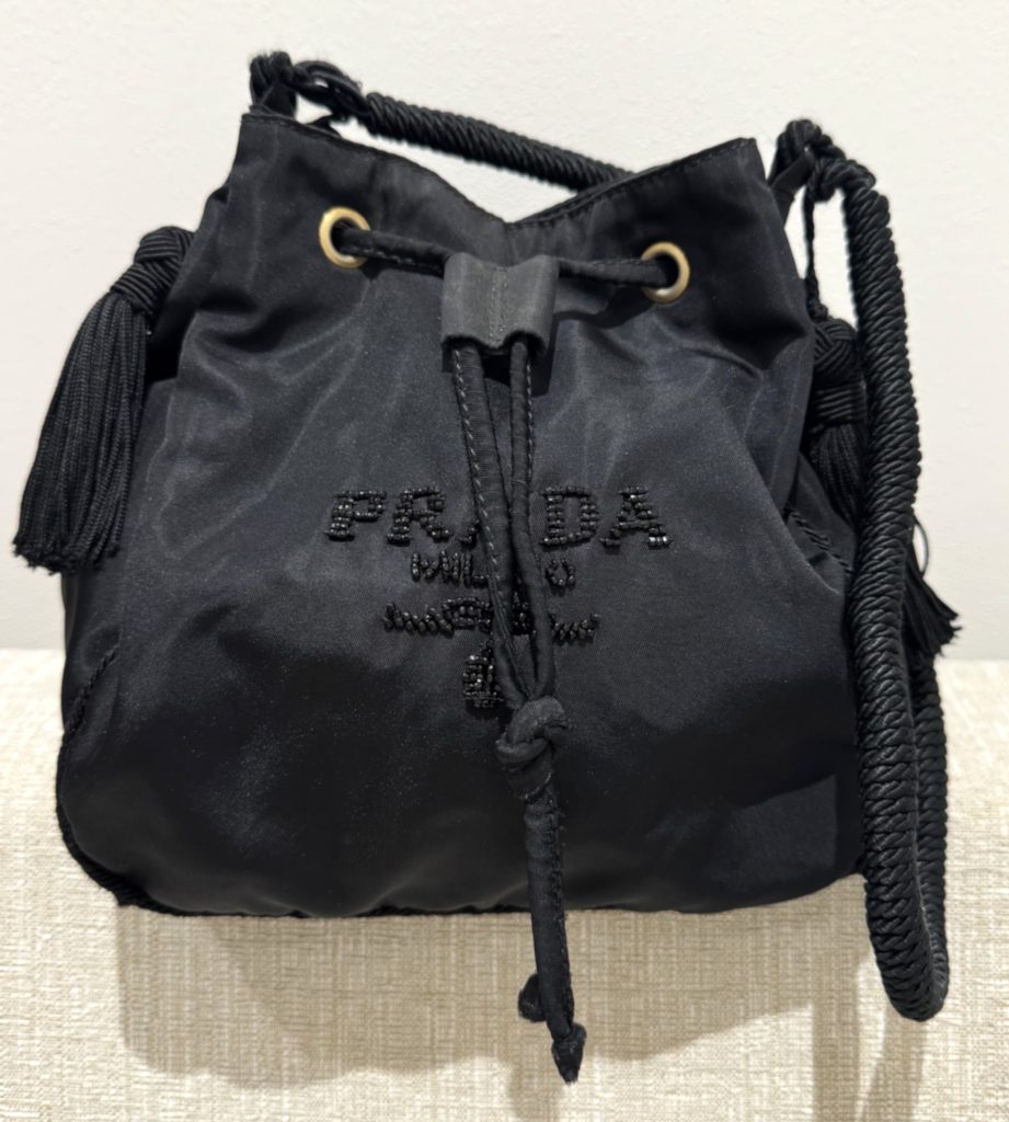 プラダ ビーズロゴ 巾着型ショルダーバッグ買取 テスートナイロン 黒