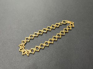 K18 18金製 デザインブレスレット