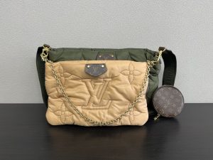 ヴィトン LVピロー マキシ ミュルティ ポシェット アクセソワール M58977