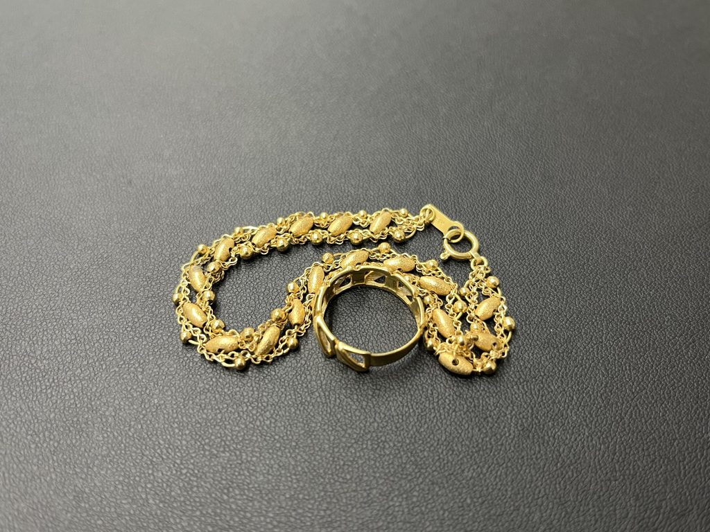 K18(純度75%) デザインブレスレット リング