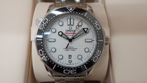 オメガ 買取 シーマスター ダイバー300M 210.30.42.20.04.001 白文字盤