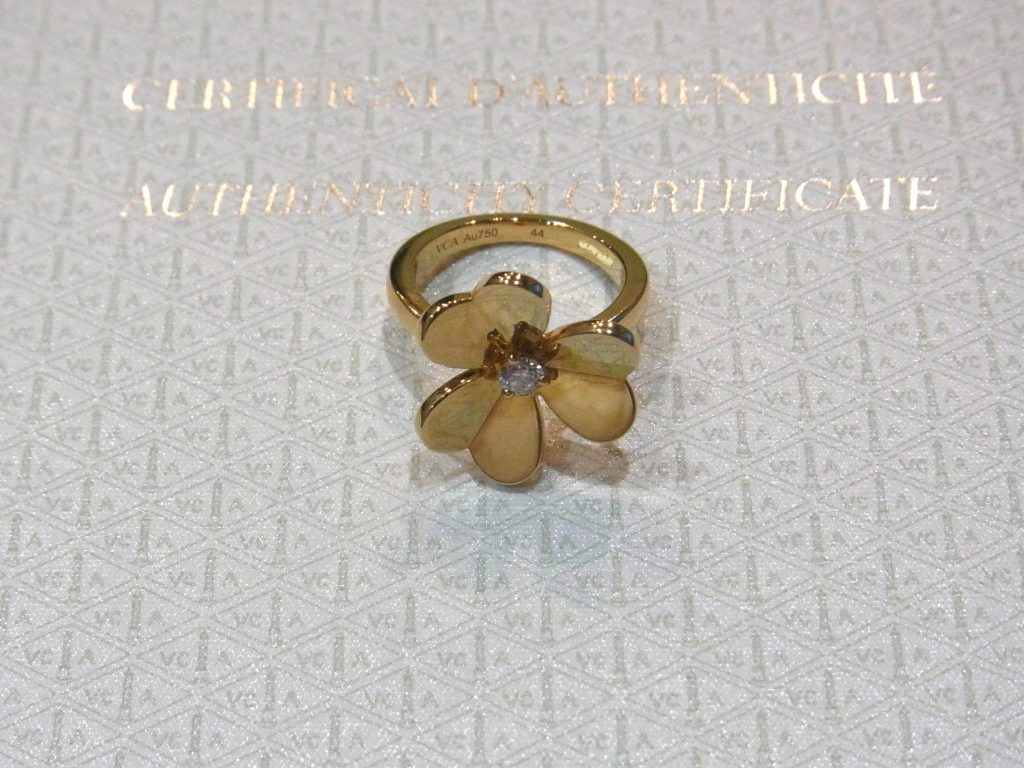 VCA フリヴォル リング 1フラワー スモール VCARP2DS00 買取価格