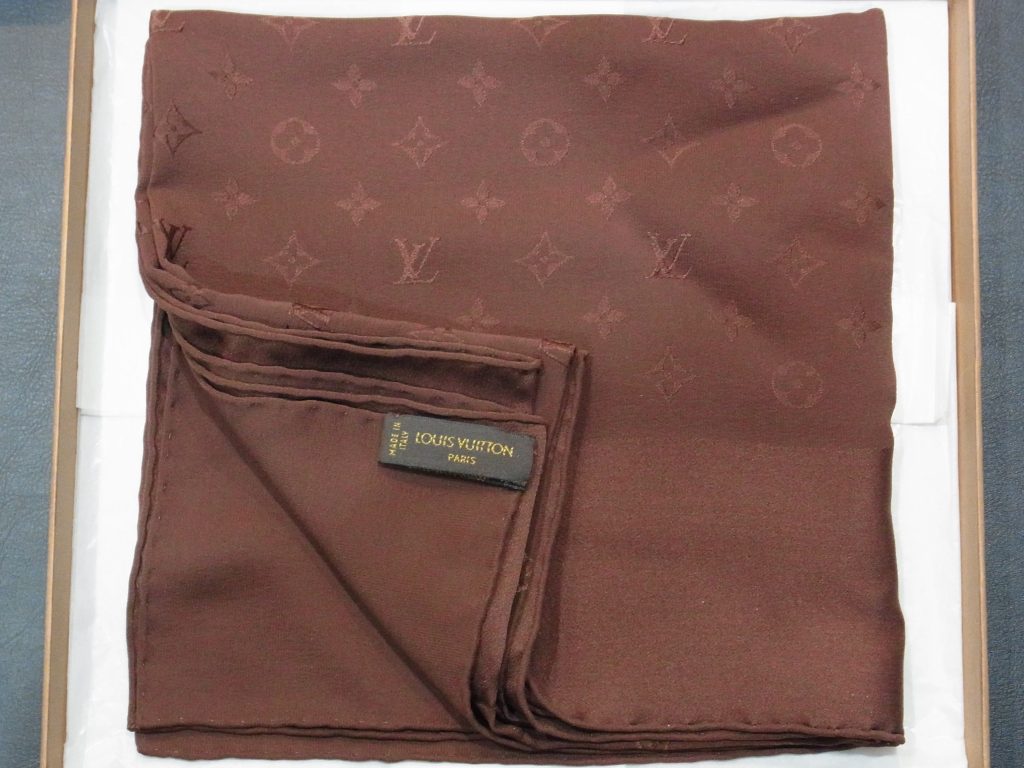 ルイヴィトン スカーフ シルク100％ ブラウン モノグラム 買取価格