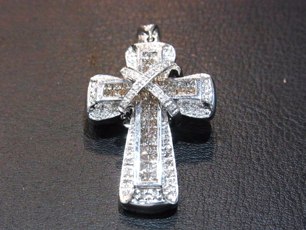 クロス デザイン ダイヤモンド ＴＯＰ 750ＷＧ 買取