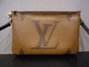 ルイヴィトン 買取 ポシェットドゥーブルジップ モノグラムジャイアントリバース M69203